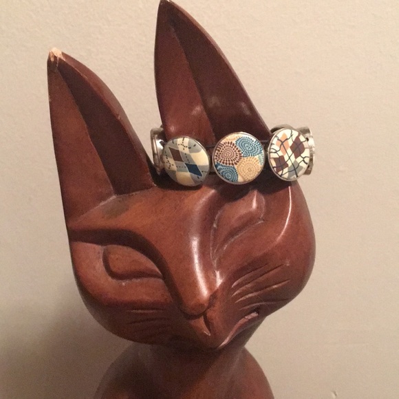 Jewelry - Cute stretchy bracelet
